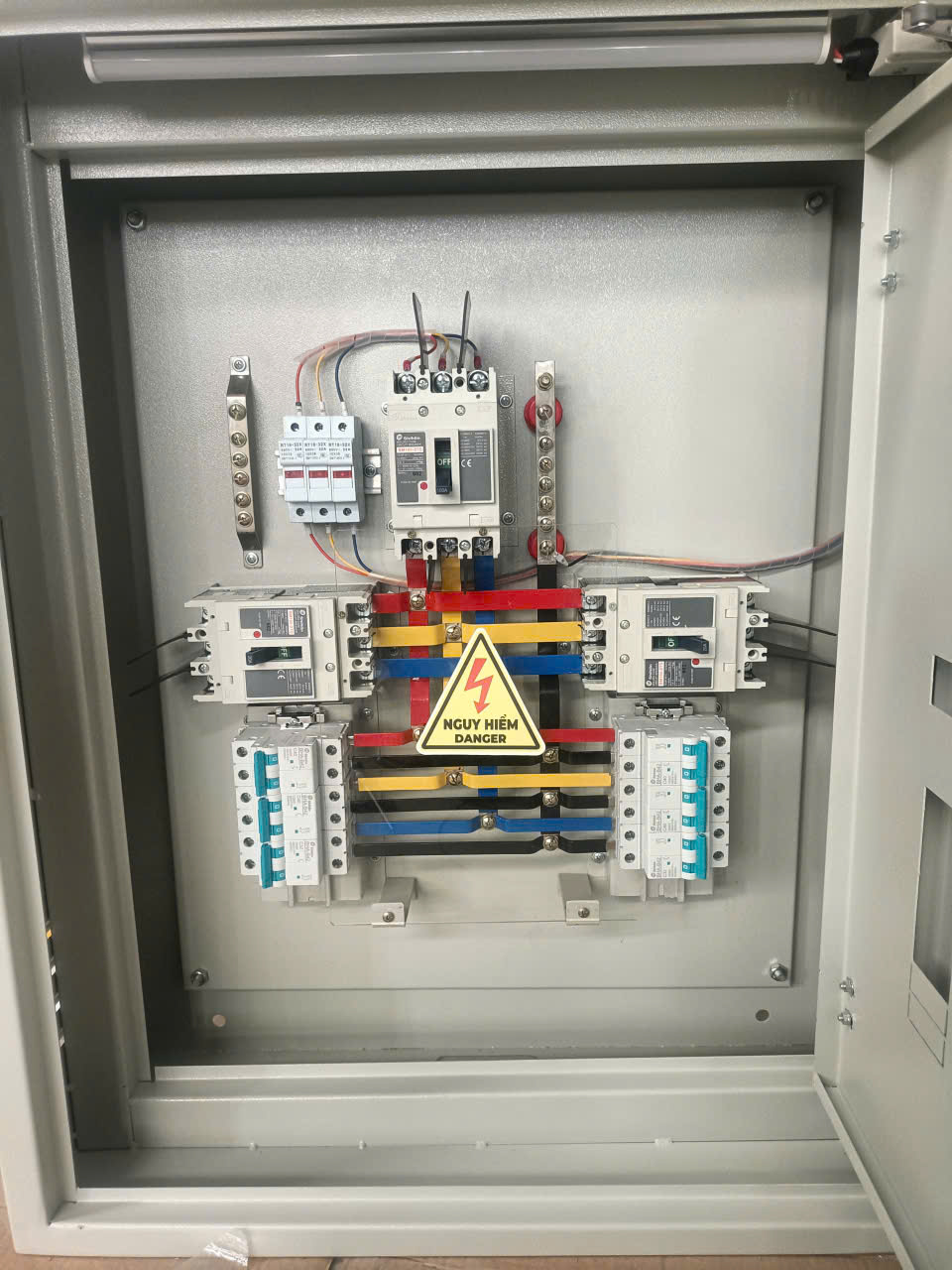 Thiết Kế Tủ Điện Công Nghiệp Trọn Gói Tại Tp.Hcm 